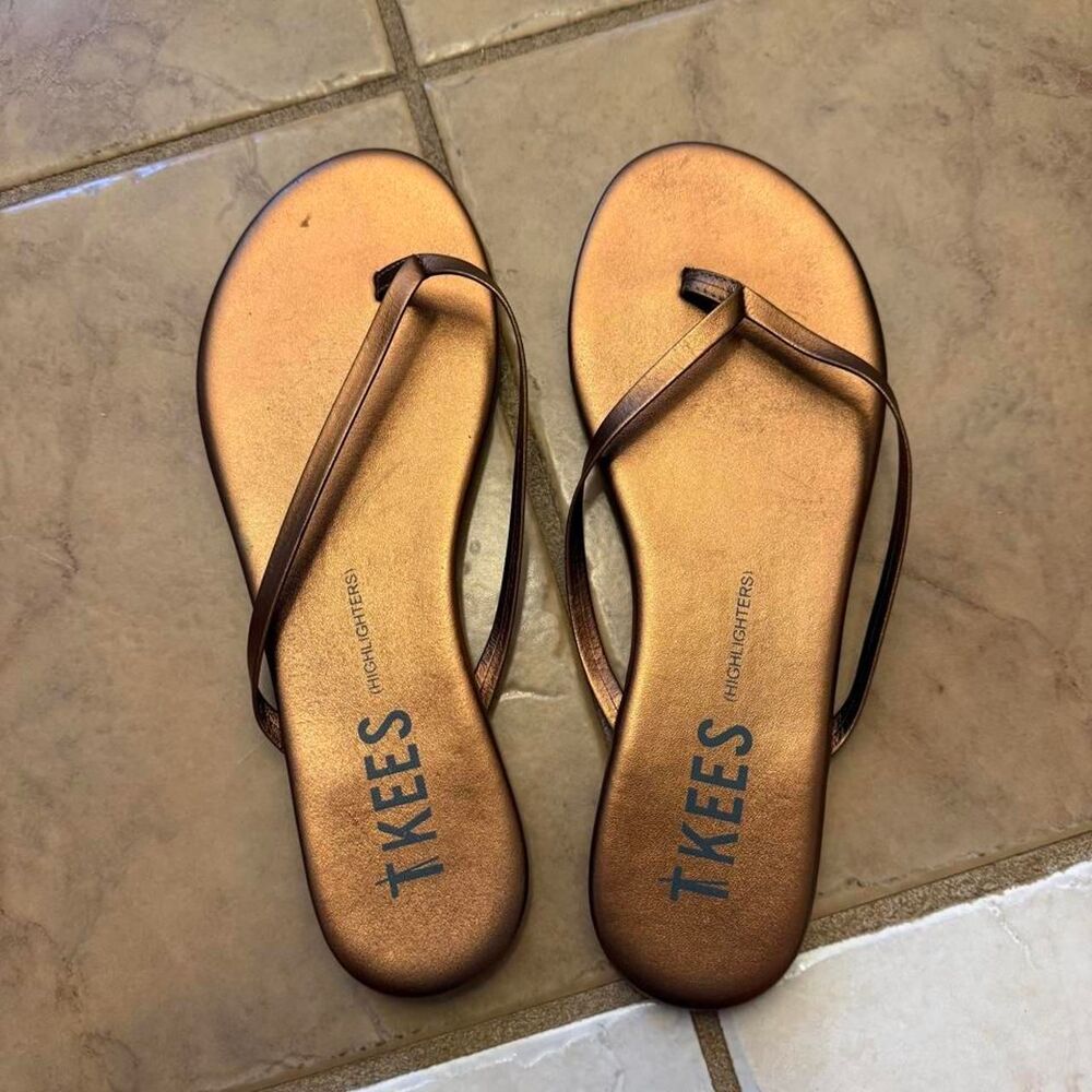 TKEES Highlighters Metallic Bronze Copper Leather Thong Sandals